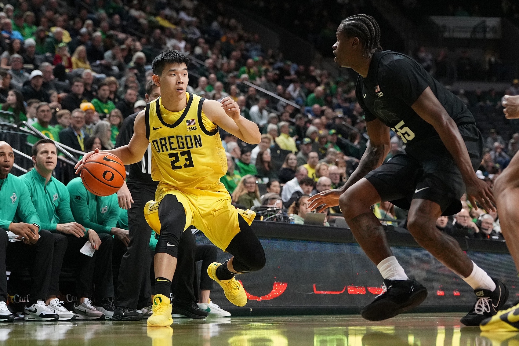 玩法-NCAA:林葳首发出战23分钟拿下7分1助1断3失误 出手全是三分5中2