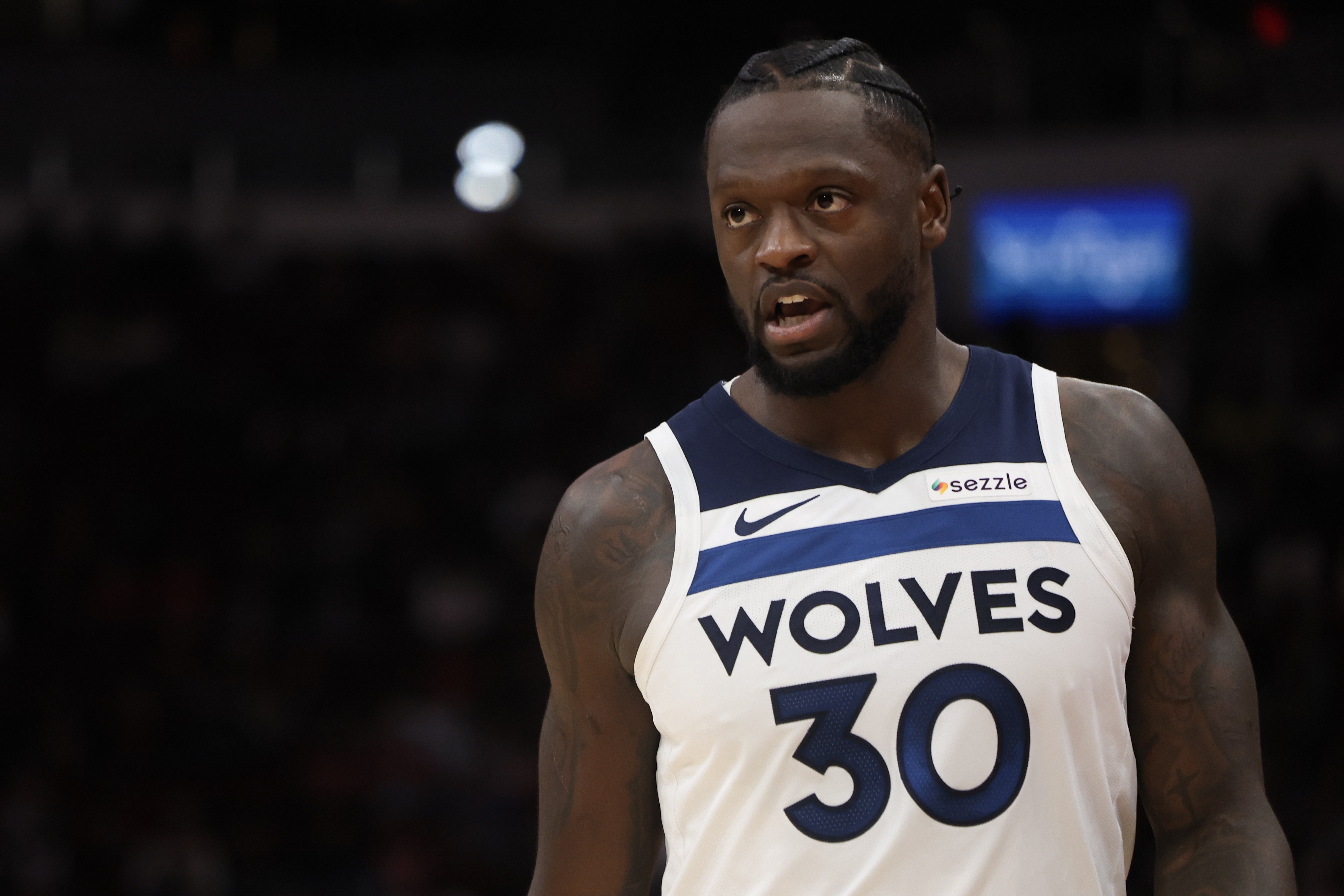 百家乐-进攻还得加把劲儿!兰德尔半场出战17分钟 9中5拿到12分3助