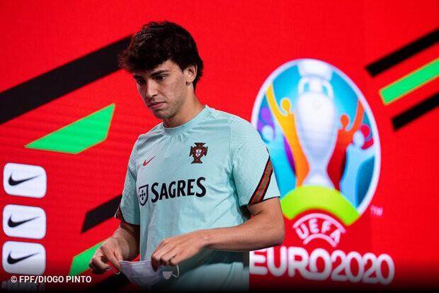 玩法-欧洲杯上场一次踢35分钟 费利克斯脚踝手术休两月